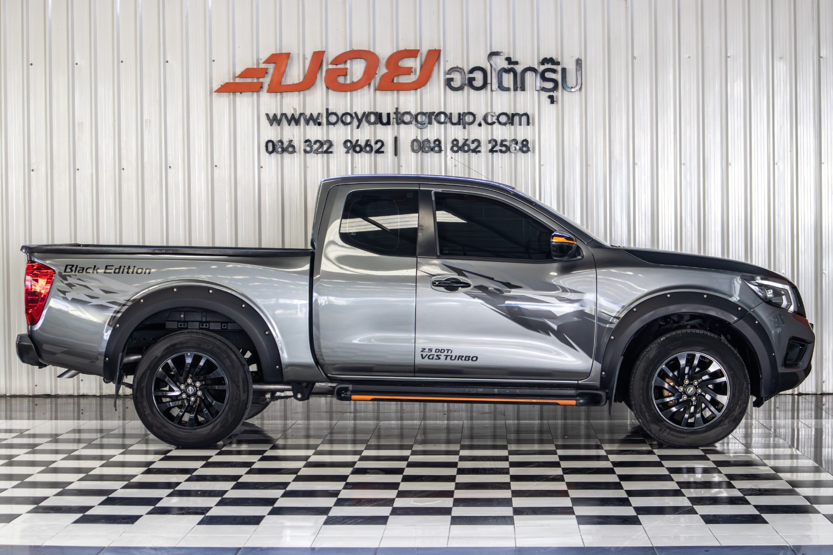 NISSAN NAVARA CAB 2.5 EL CALIBRE BLACK EDITION (MB1639)