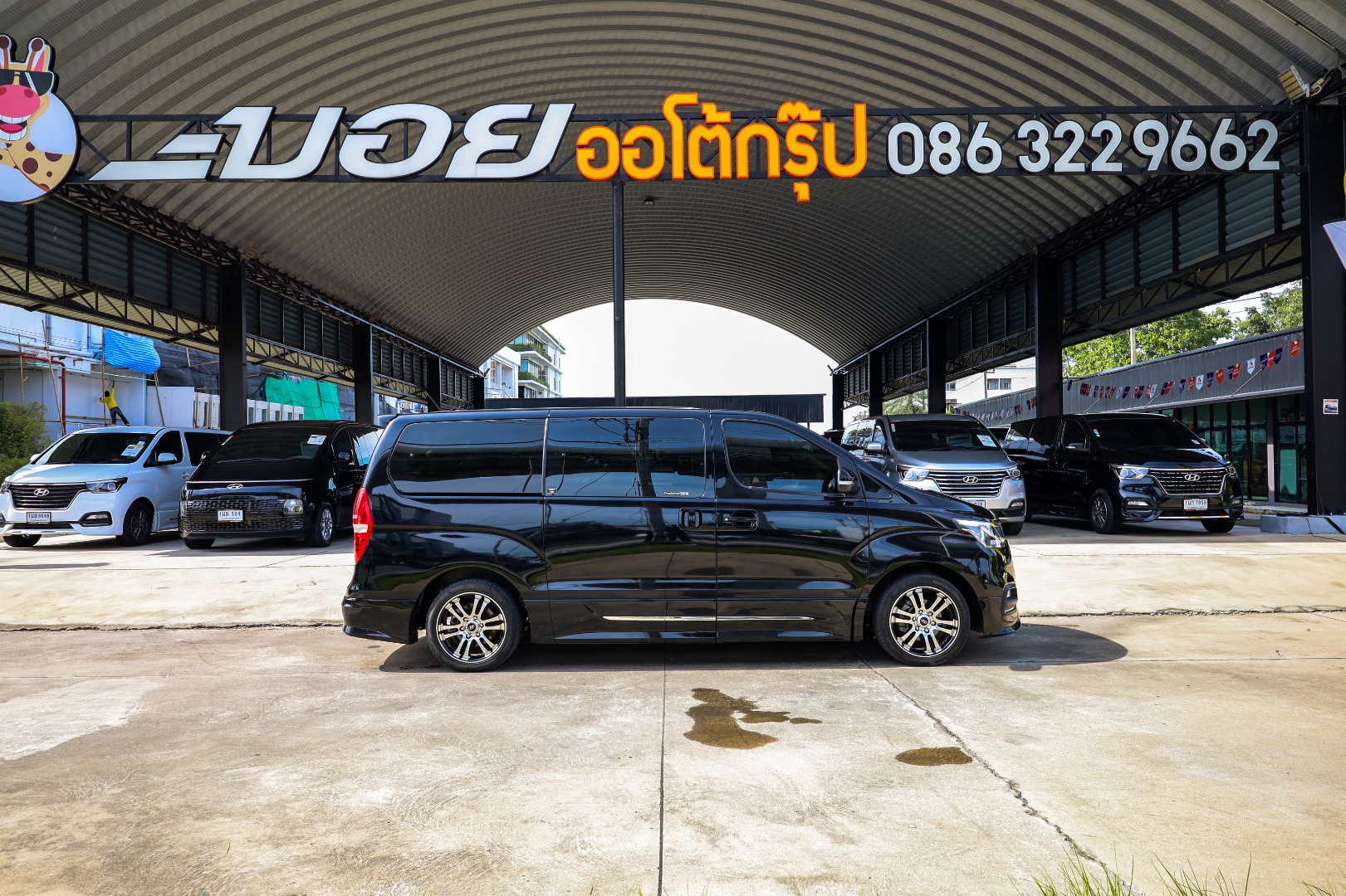 HYUNDAI H1 2.5 ELITE NS (11ที่นั่ง) กระจังหน้านอน (RA3229)