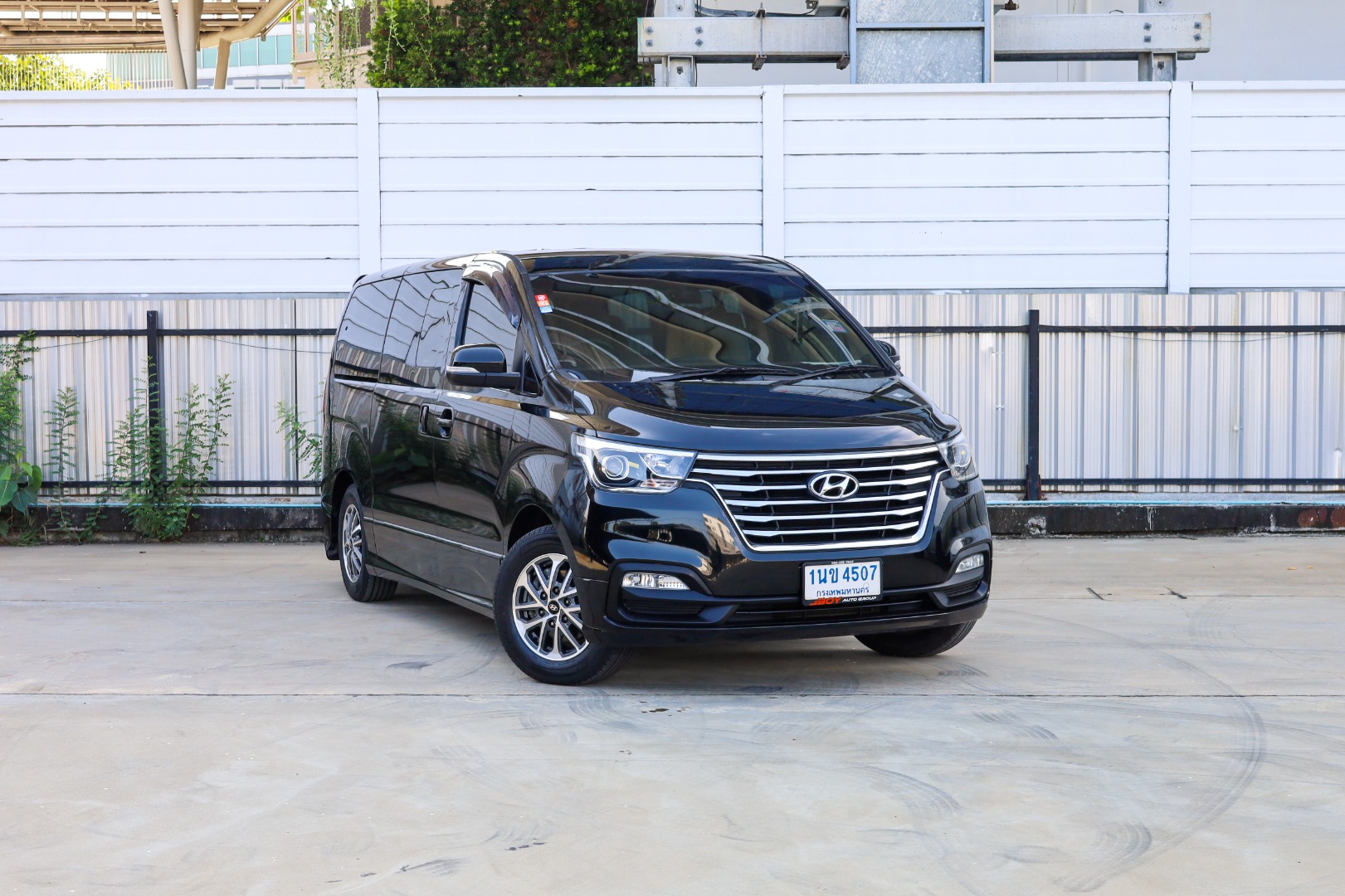 HYUNDAI H1 2.5 ELITE (7 ที่นั่ง) (RA3221)