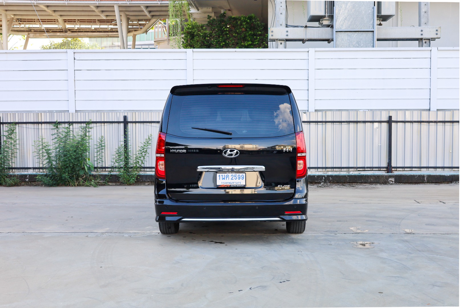 HYUNDAI H1 2.5 ELITE กระจังหน้านอน (RA3238)