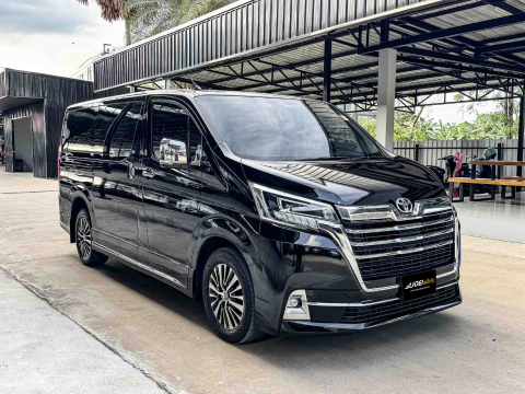 TOYOTA MAJESTY 2.8 STANDARD (A2693)