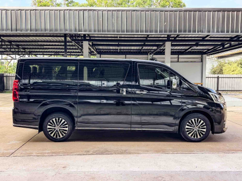 TOYOTA MAJESTY 2.8 STANDARD (A2693)