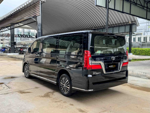 TOYOTA MAJESTY 2.8 STANDARD (A2696)