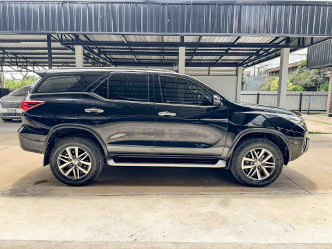 TOYOTA FORTUNER 2.4 V 4WD (A2775)