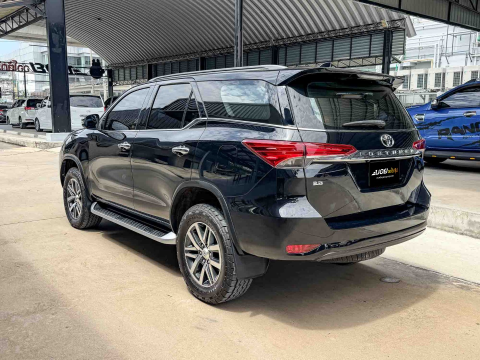 TOYOTA FORTUNER 2.4 V 4WD (A2775)