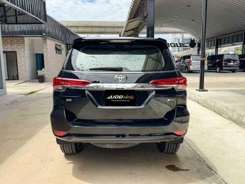 TOYOTA FORTUNER 2.4 V 4WD (A2775)