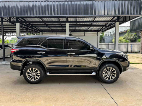 TOYOTA FORTUNER 2.4 V  (A2777)