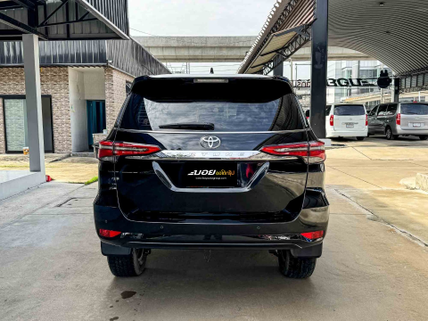 TOYOTA FORTUNER 2.4 V  (A2777)
